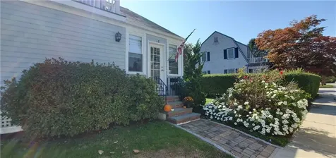 18 Palmer Street Newport RI 02840