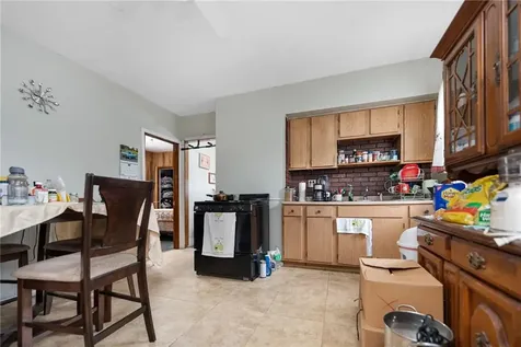 518 Lonsdale Avenue Pawtucket RI 02863