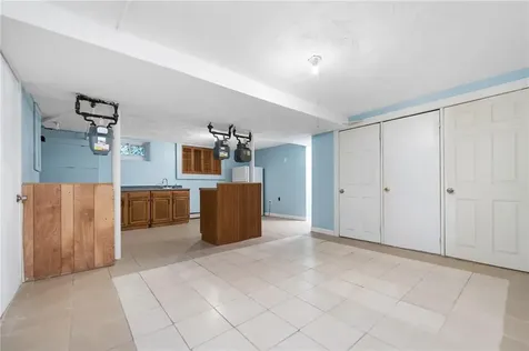 518 Lonsdale Avenue Pawtucket RI 02863