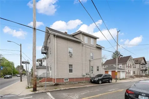 518 Lonsdale Avenue Pawtucket RI 02863