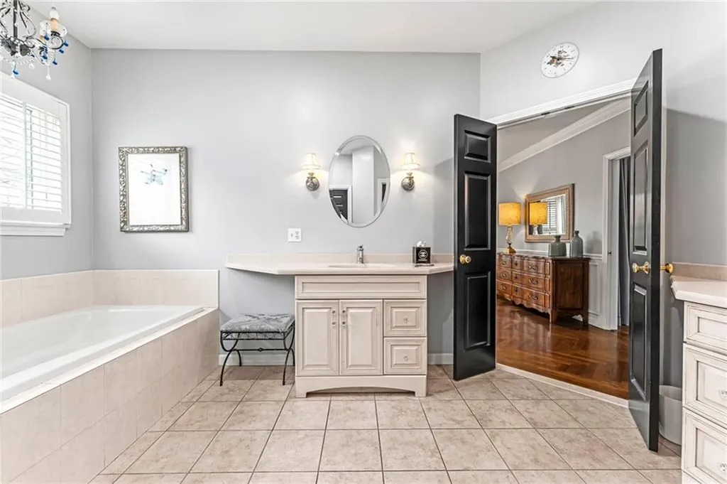 3 Jessica Lane Narragansett RI 02882