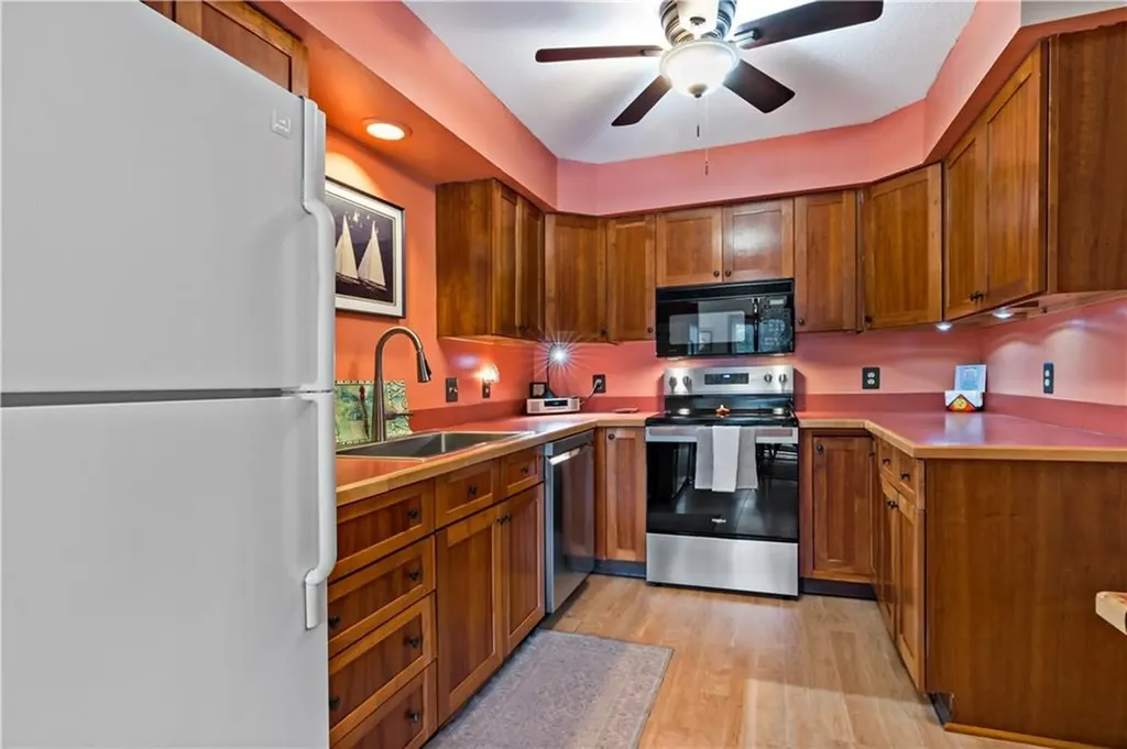 50 South Bay Drive Narragansett RI 02882