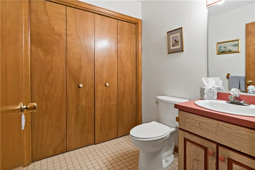 50 South Bay Drive Narragansett RI 02882