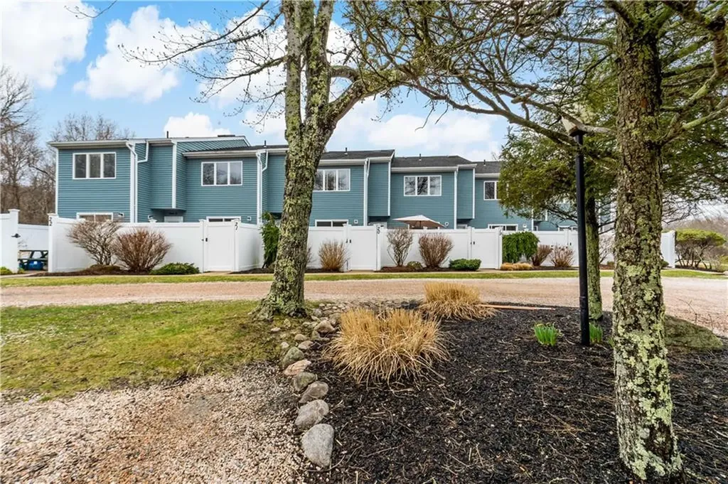 50 South Bay Drive Narragansett RI 02882