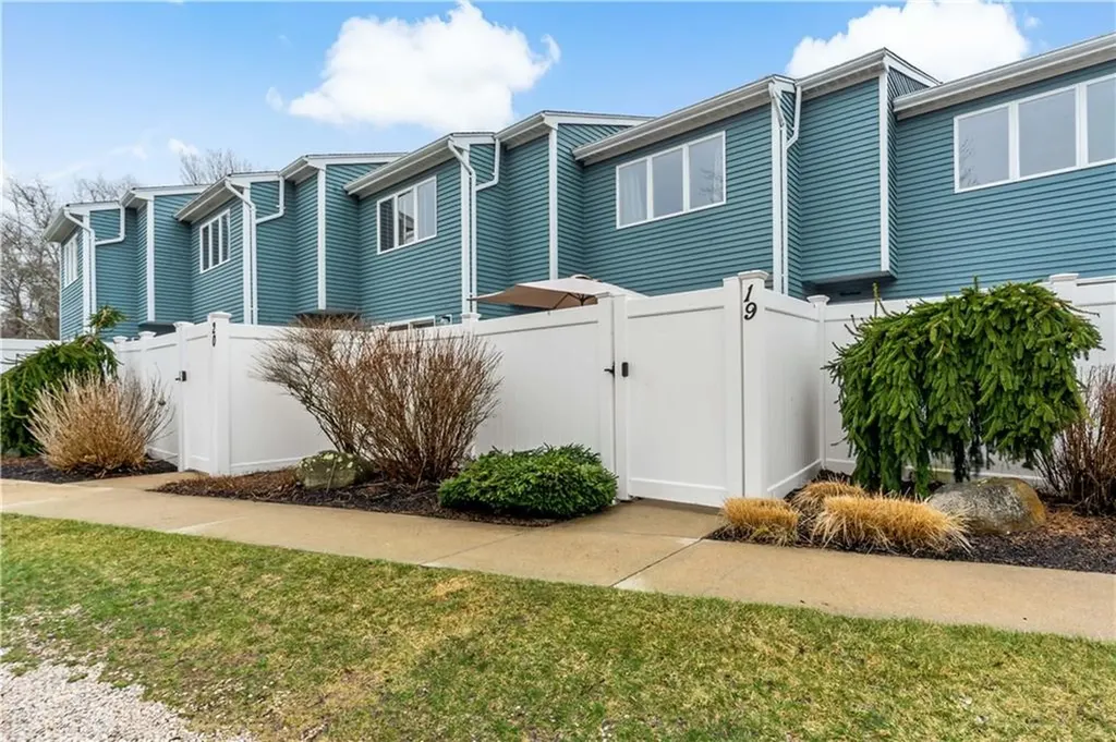 50 South Bay Drive Narragansett RI 02882