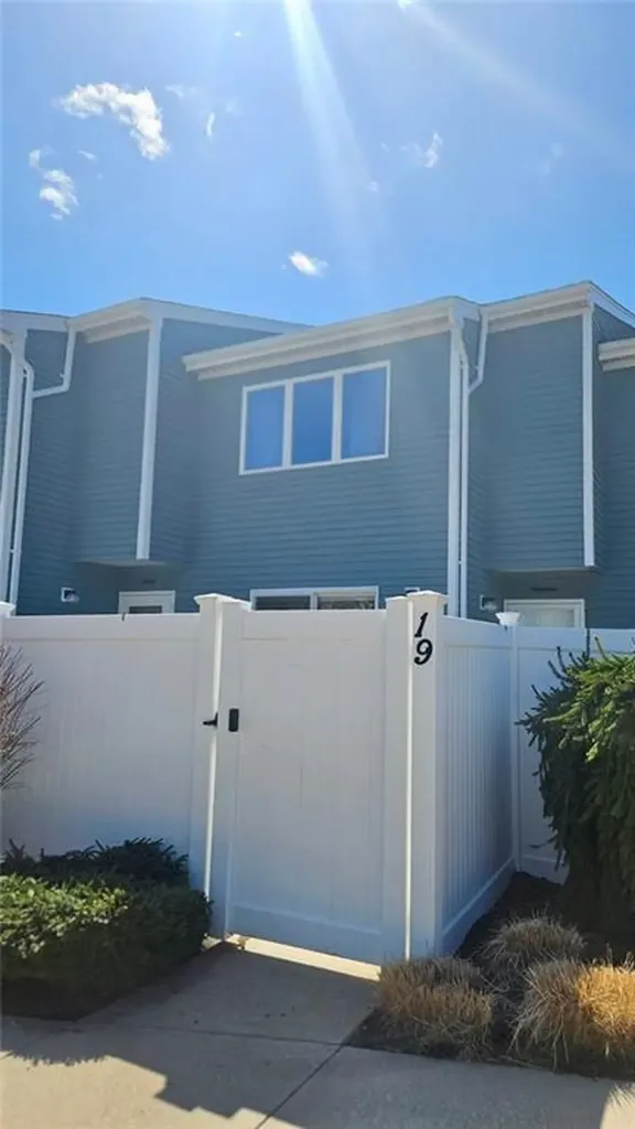 50 South Bay Drive Narragansett RI 02882