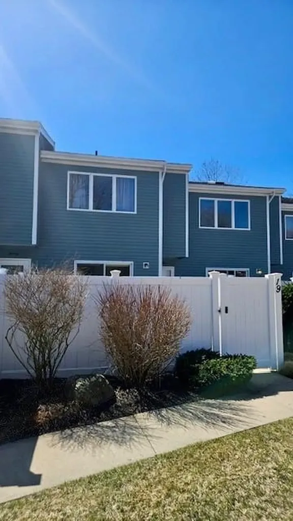 50 South Bay Drive Narragansett RI 02882