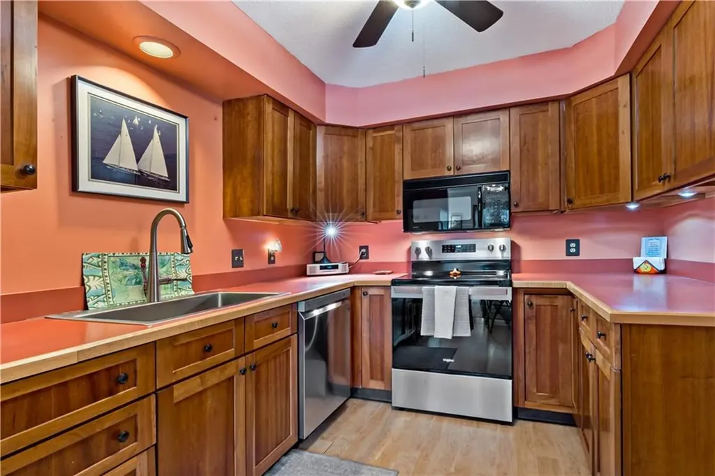 50 South Bay Drive Narragansett RI 02882