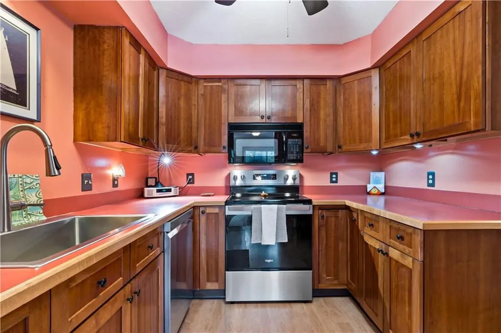 50 South Bay Drive Narragansett RI 02882