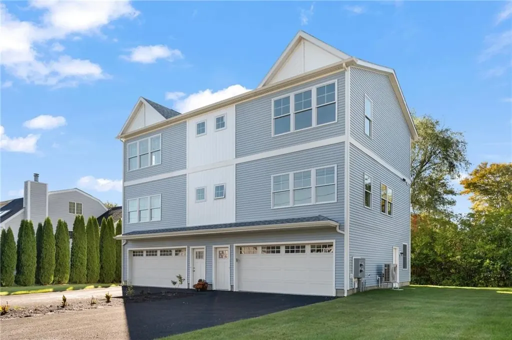 24 Wanda Street Narragansett RI 02882