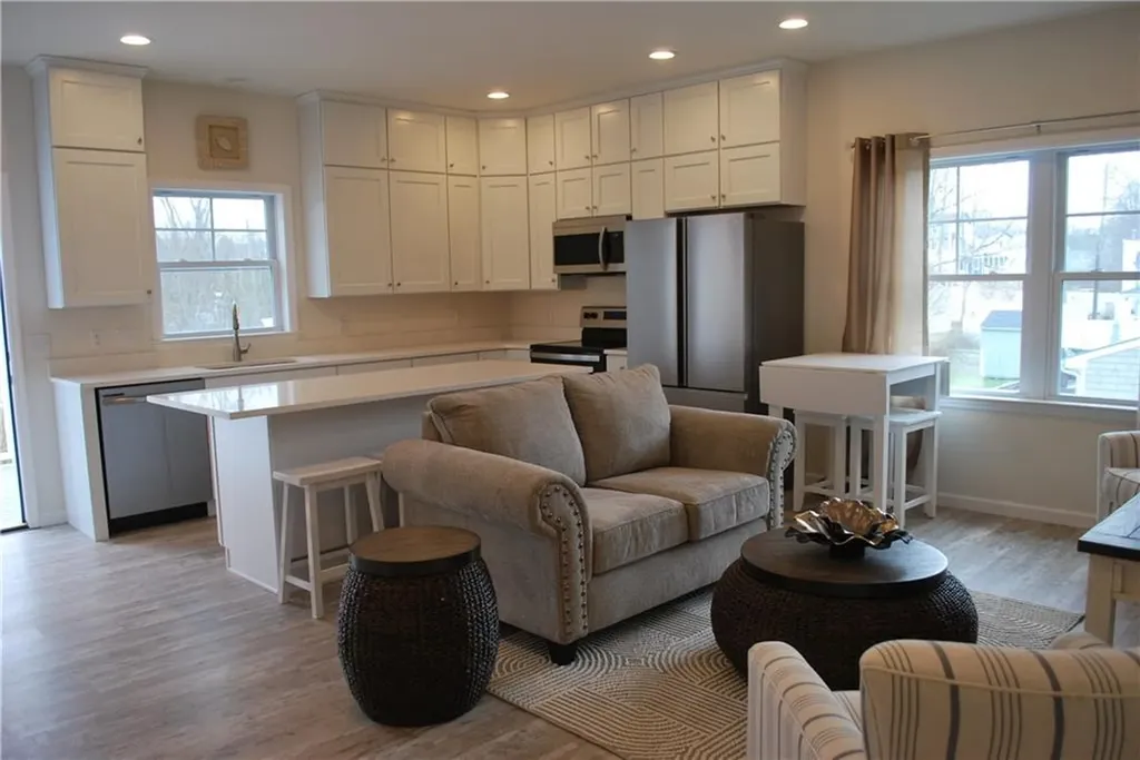 24 Wanda Street Narragansett RI 02882