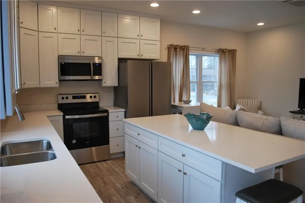 24 Wanda Street Narragansett RI 02882
