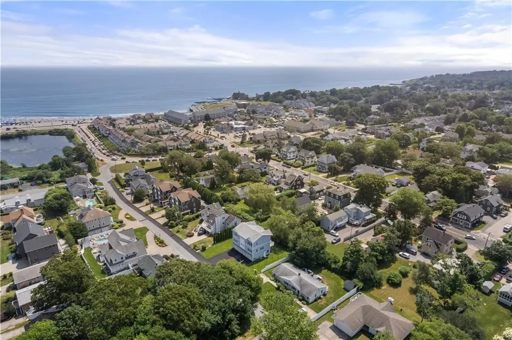 24 Wanda Street Narragansett RI 02882