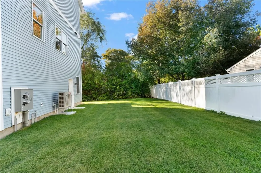 24 Wanda Street Narragansett RI 02882