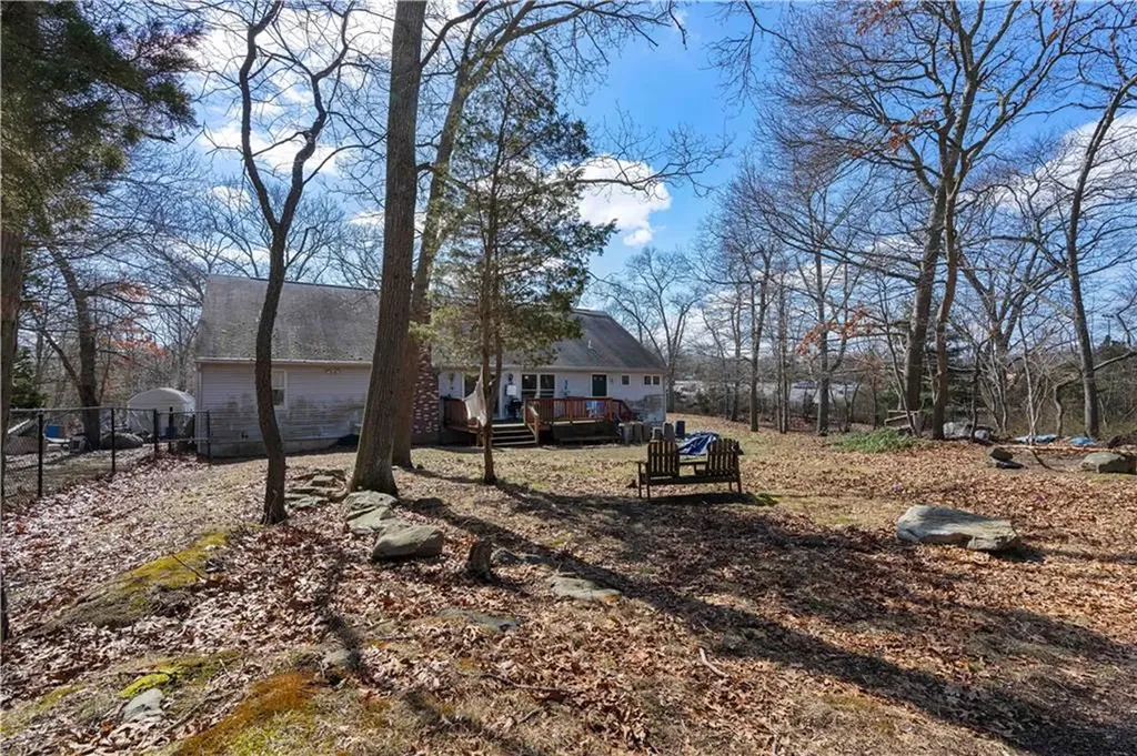 40 Fleetwood Drive North Kingstown RI 02874