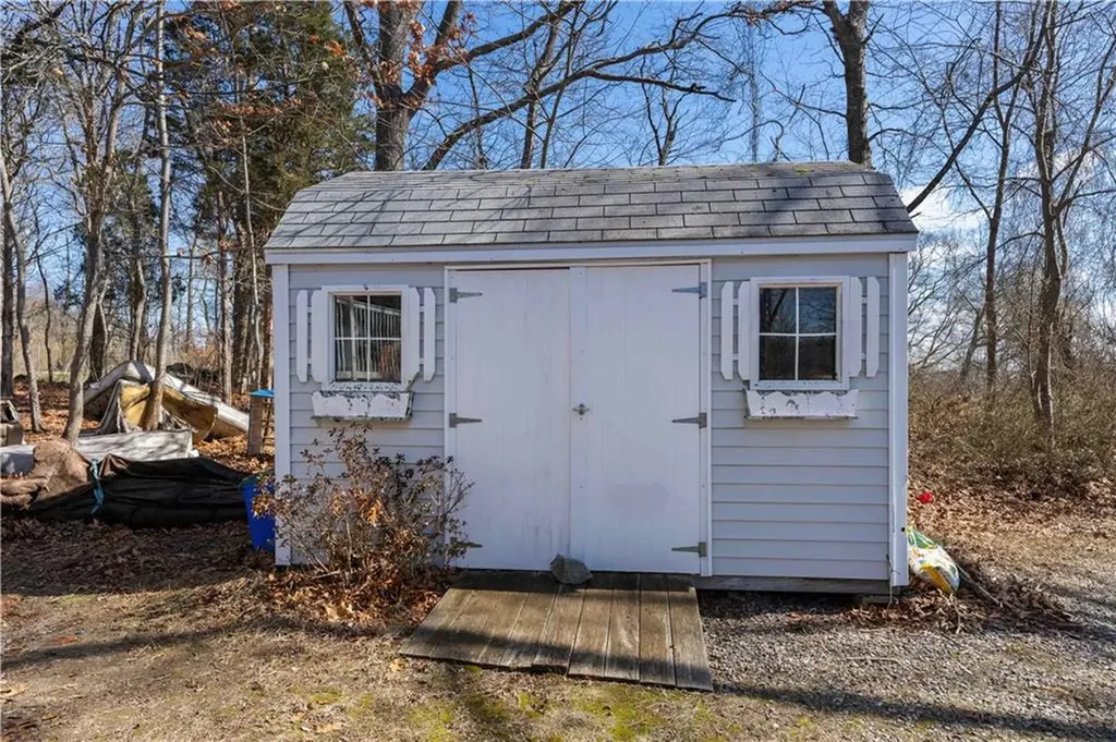 40 Fleetwood Drive North Kingstown RI 02874