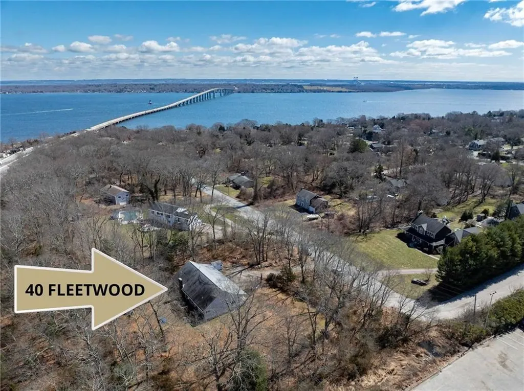 40 Fleetwood Drive North Kingstown RI 02874