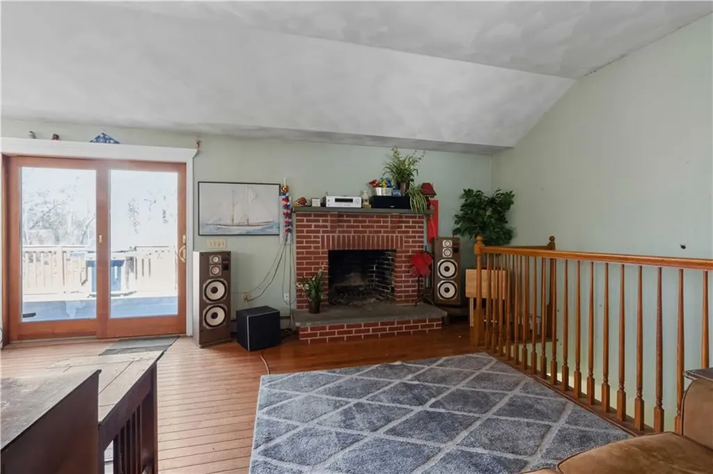 40 Fleetwood Drive North Kingstown RI 02874