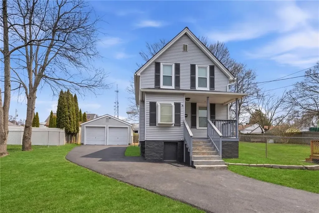 128 Cleveland Street Woonsocket RI 02895
