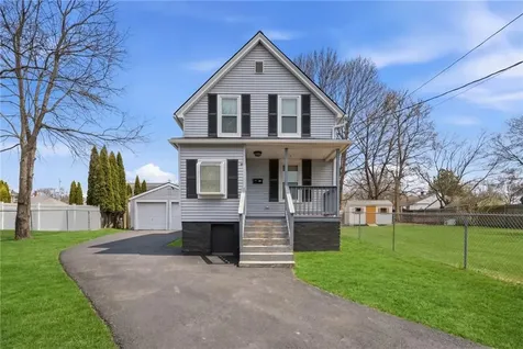 128 Cleveland Street Woonsocket RI 02895