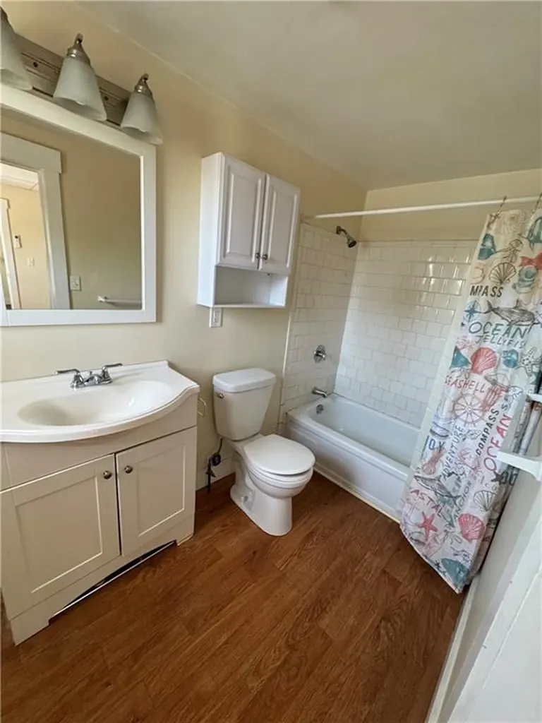 38 40 Freebody Street Newport RI 02840