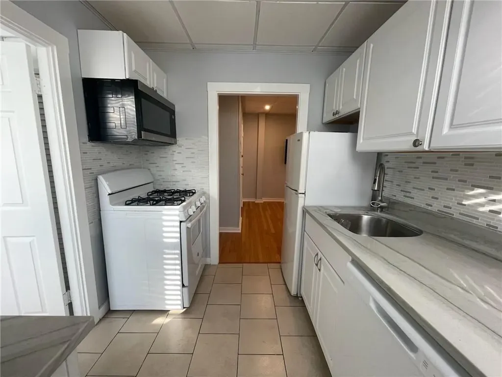 38 40 Freebody Street Newport RI 02840