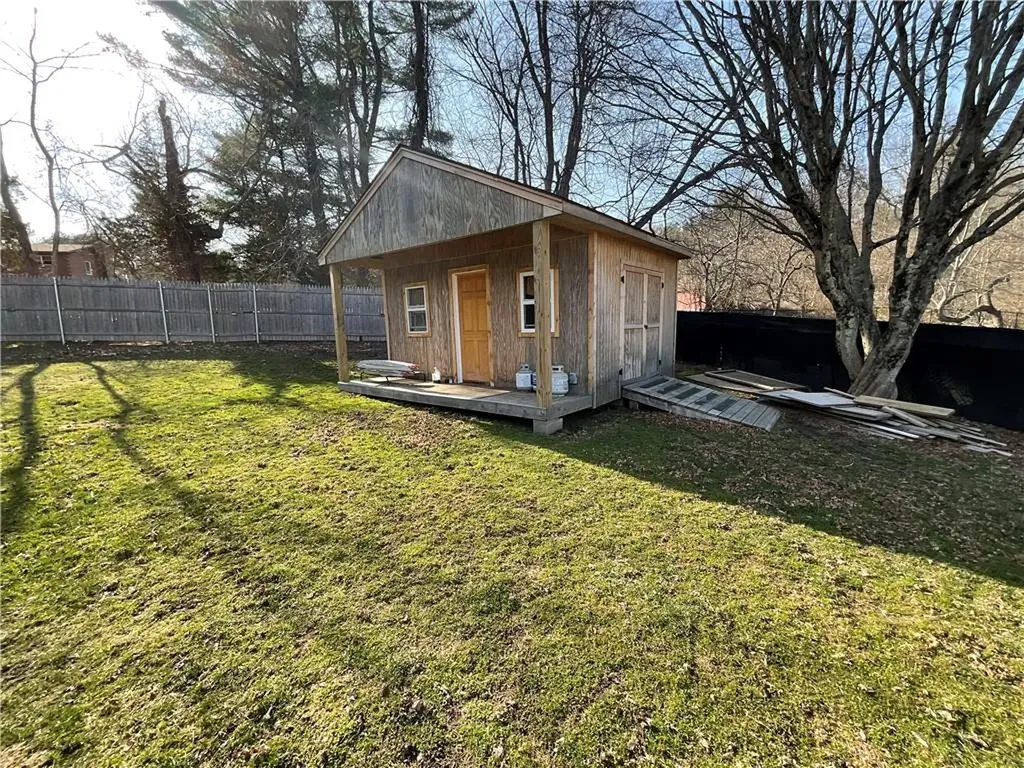 1567 Plainfield Pike Scituate RI 02857