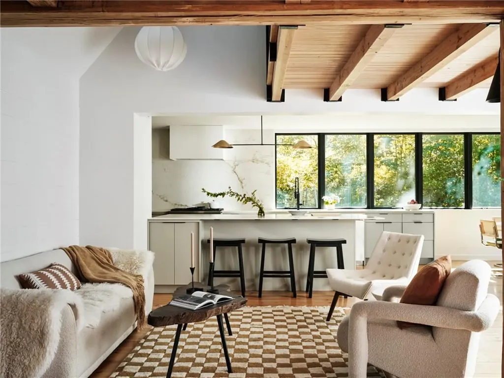 296 Stoney Holllow Road Tiverton RI 02878