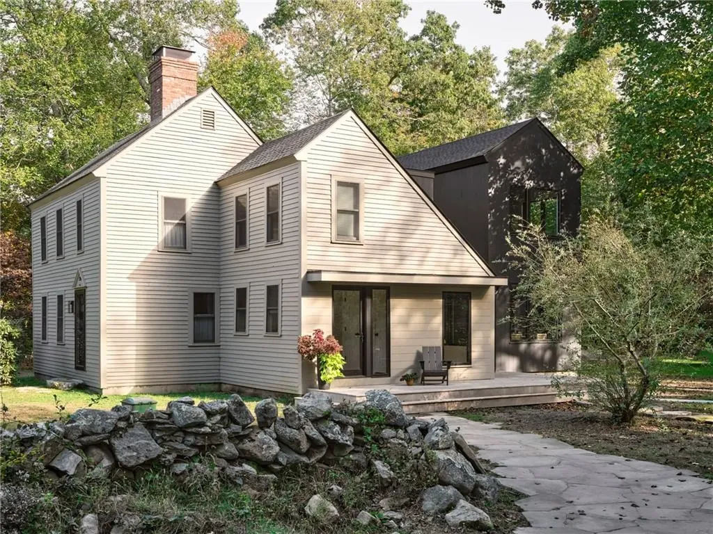 296 Stoney Holllow Road Tiverton RI 02878