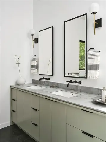 296 Stoney Holllow Road Tiverton RI 02878