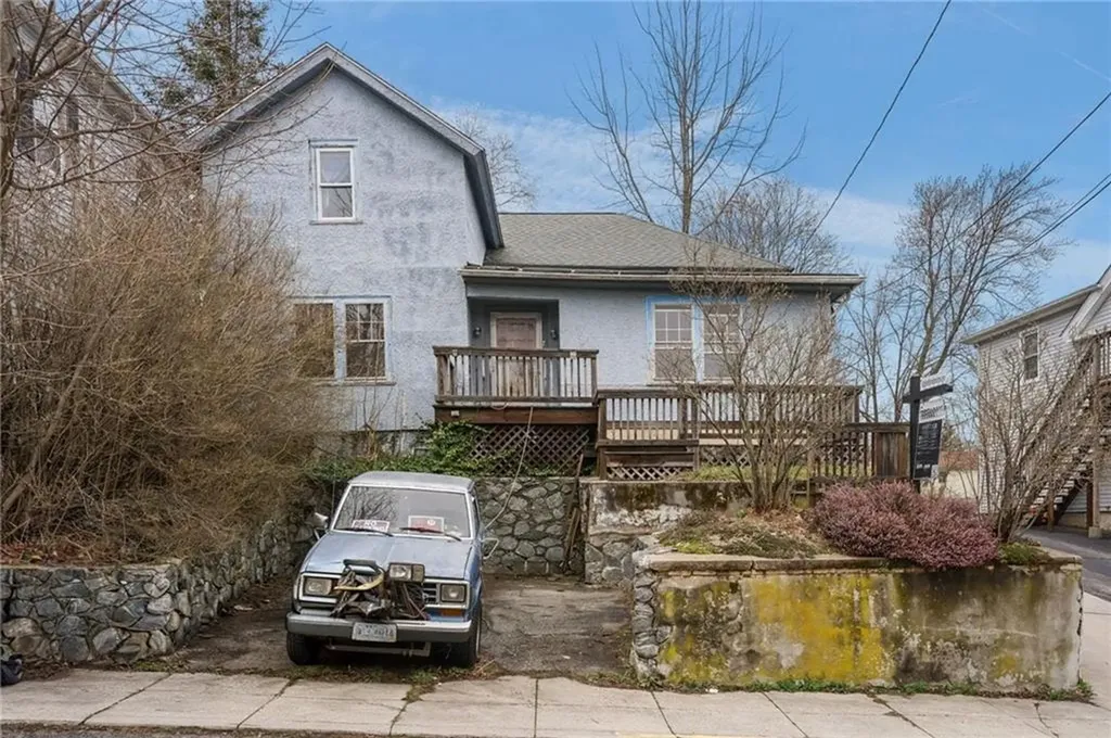 7 Shippee Avenue West Warwick RI 02893