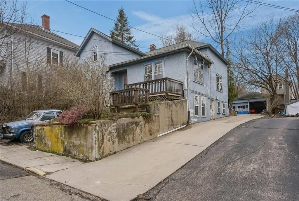 7 Shippee Avenue West Warwick RI 02893