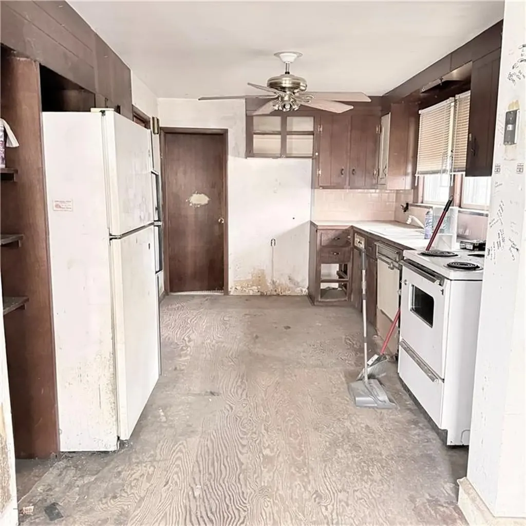 7 Shippee Avenue West Warwick RI 02893