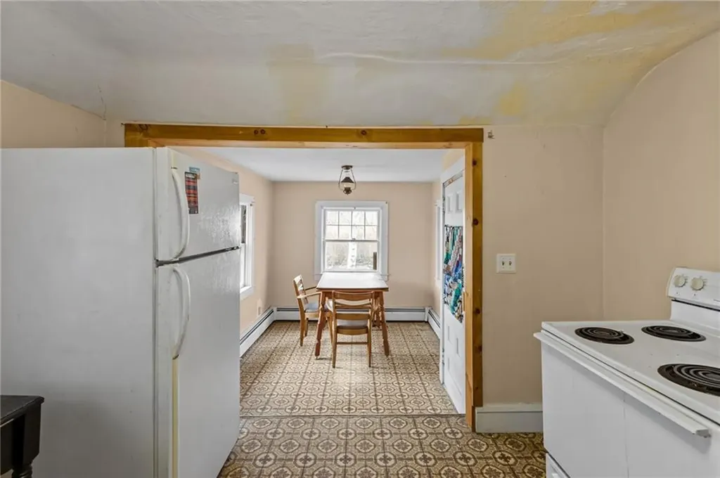 7 Shippee Avenue West Warwick RI 02893