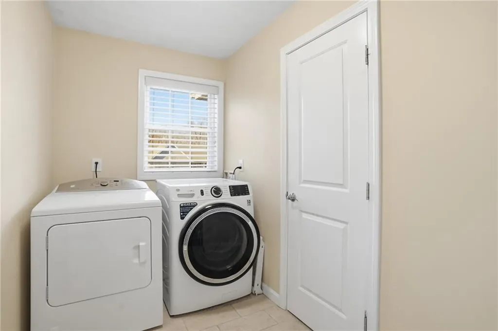 36 Abatecola Way Johnston RI 02919