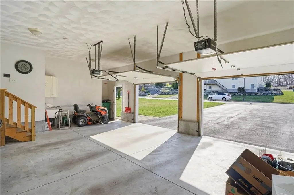 36 Abatecola Way Johnston RI 02919