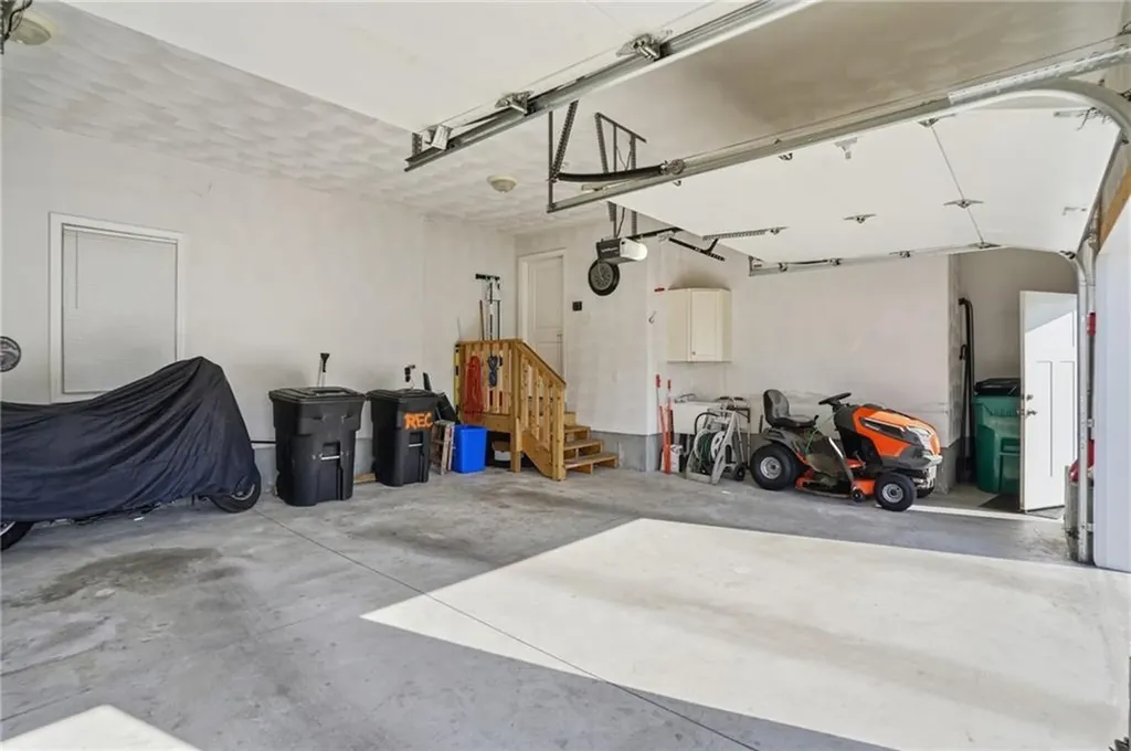 36 Abatecola Way Johnston RI 02919