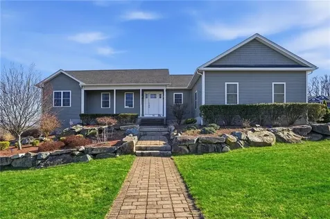 36 Abatecola Way Johnston RI 02919