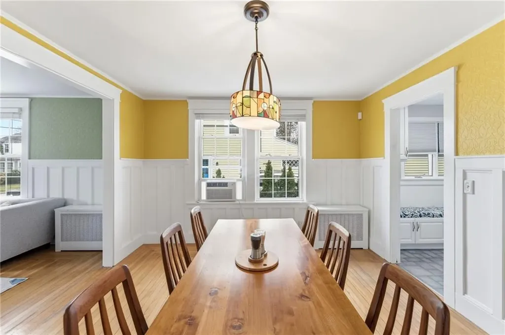 41 Whitcomb Road East Providence RI 02915