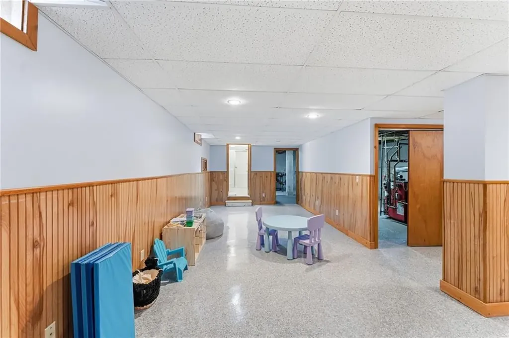 41 Whitcomb Road East Providence RI 02915