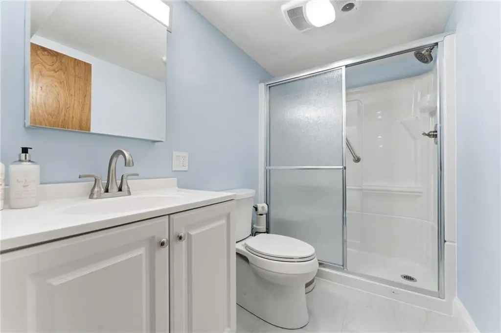 41 Whitcomb Road East Providence RI 02915