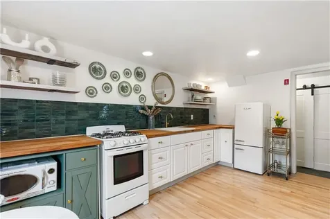 27 Padelford Street Providence RI 02906