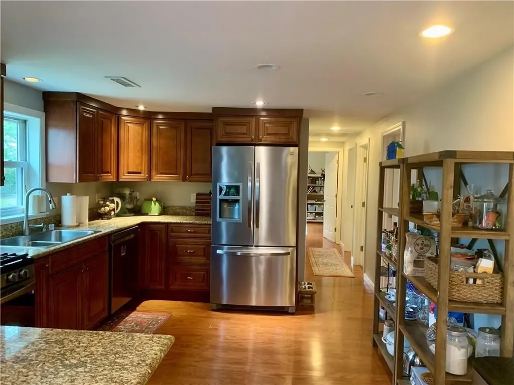57 Middle Highway Barrington RI 02806