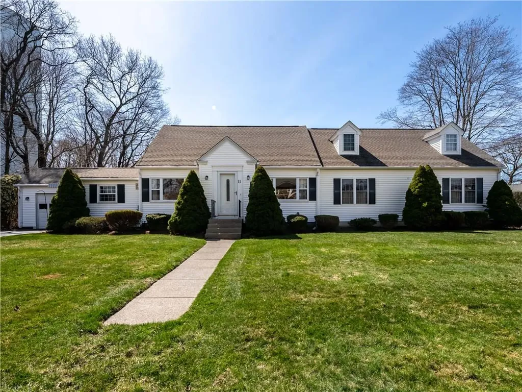 11 Fountain Avenue Barrington RI 02806