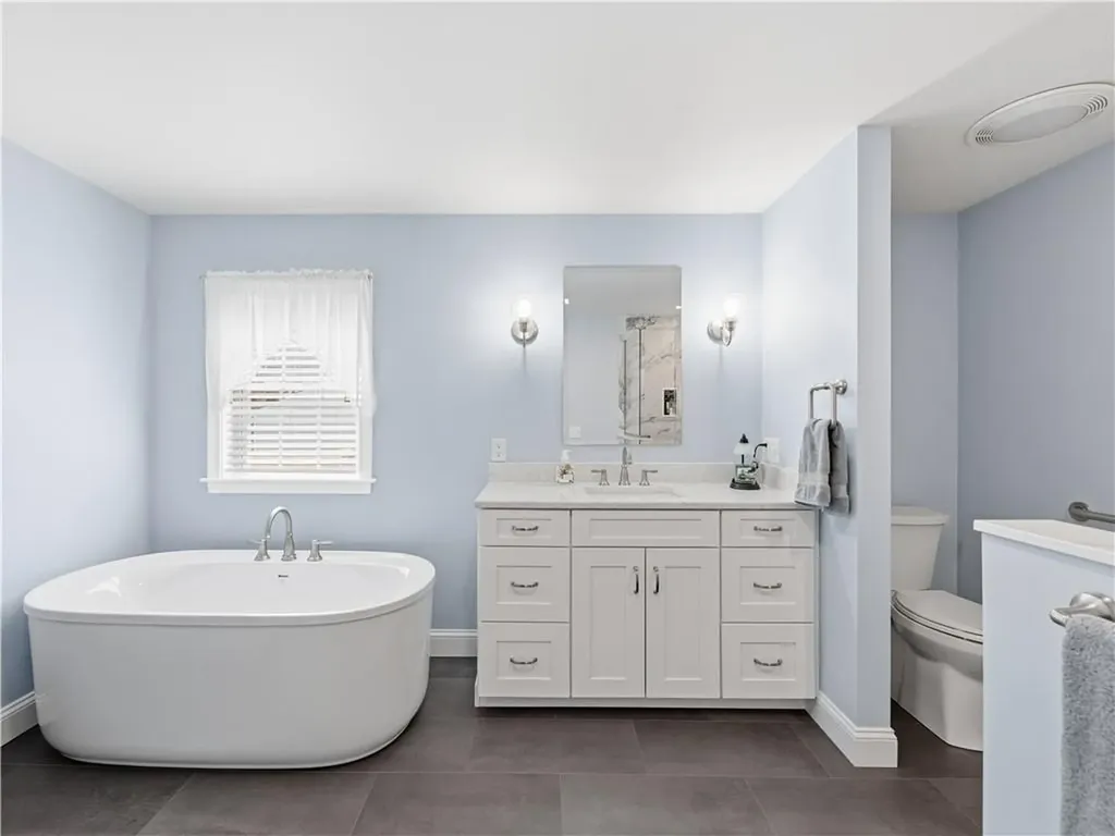 11 Fountain Avenue Barrington RI 02806