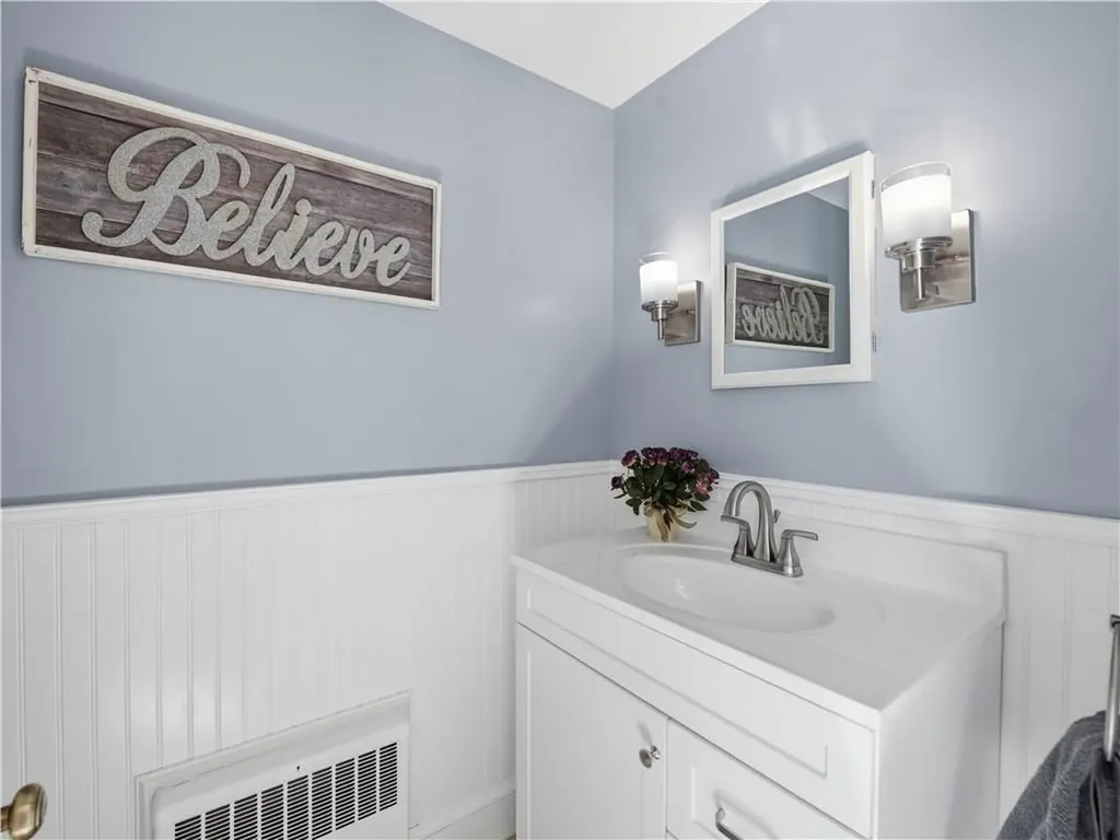 11 Fountain Avenue Barrington RI 02806