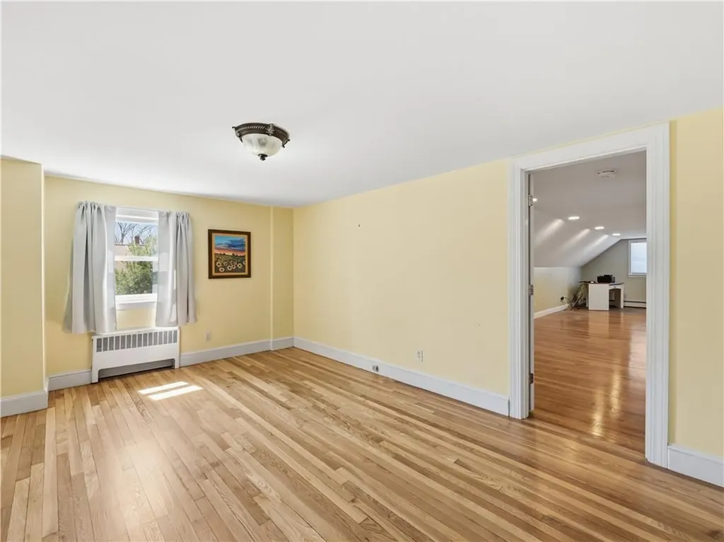 11 Fountain Avenue Barrington RI 02806
