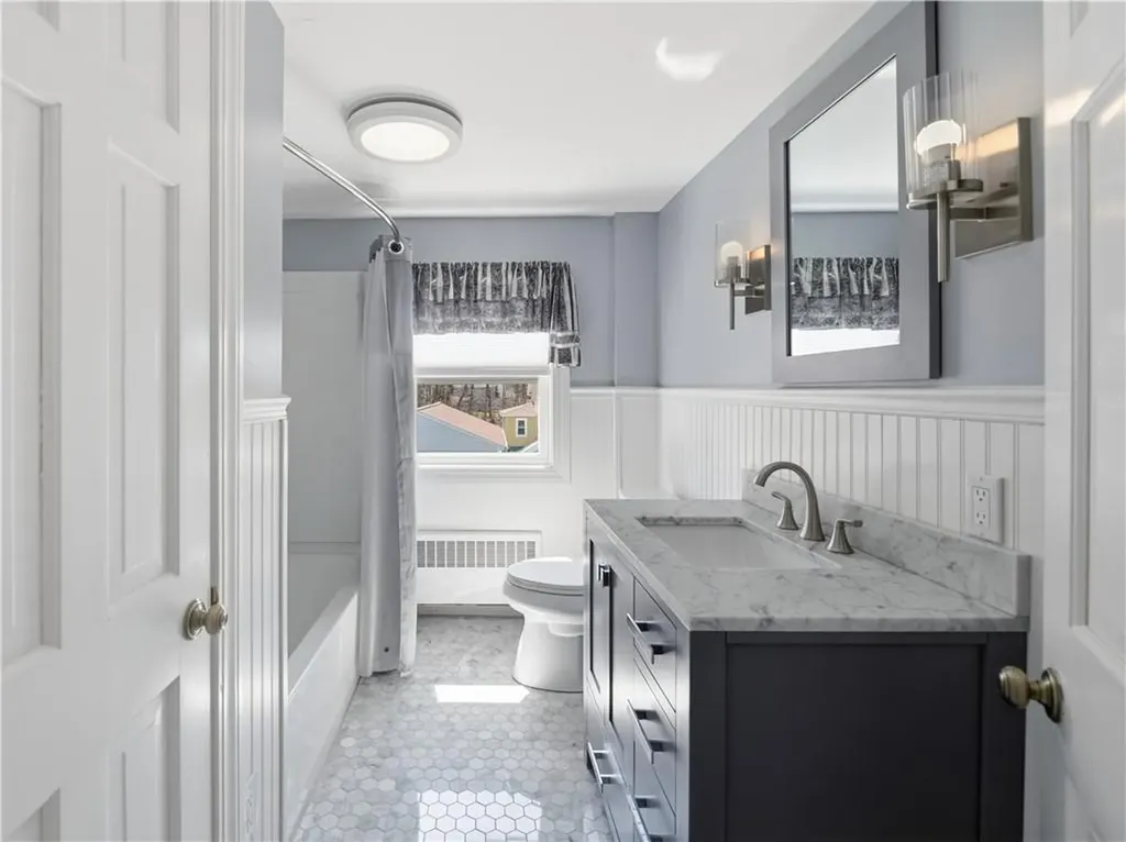 11 Fountain Avenue Barrington RI 02806