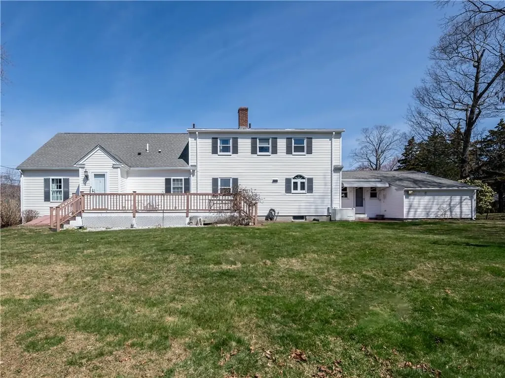 11 Fountain Avenue Barrington RI 02806