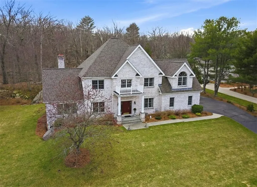 13 West Butterfly Way Lincoln RI 028654